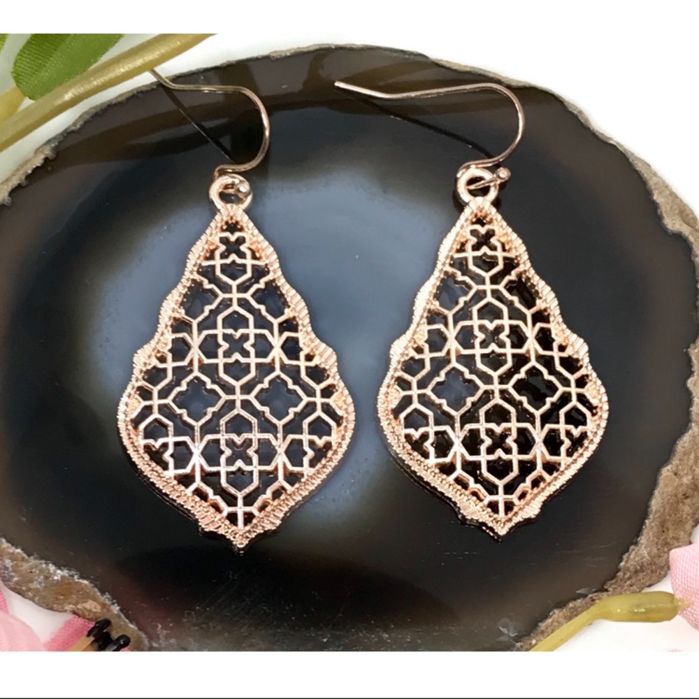 NEW 🌸 2” Rose Gold Filigree teardrop earrings 🌸 - Picture 2 of 4
